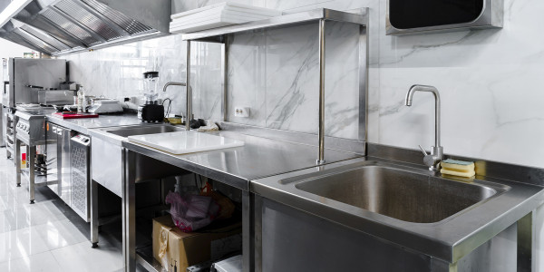 Desengrase Campanas Extractoras de Cocinas en Madrid · Cocina de Pizzerías