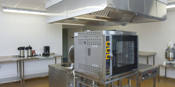 Limpiezas Campanas Extractoras de Cocinas en Madrid · Cocina de Hospitales
